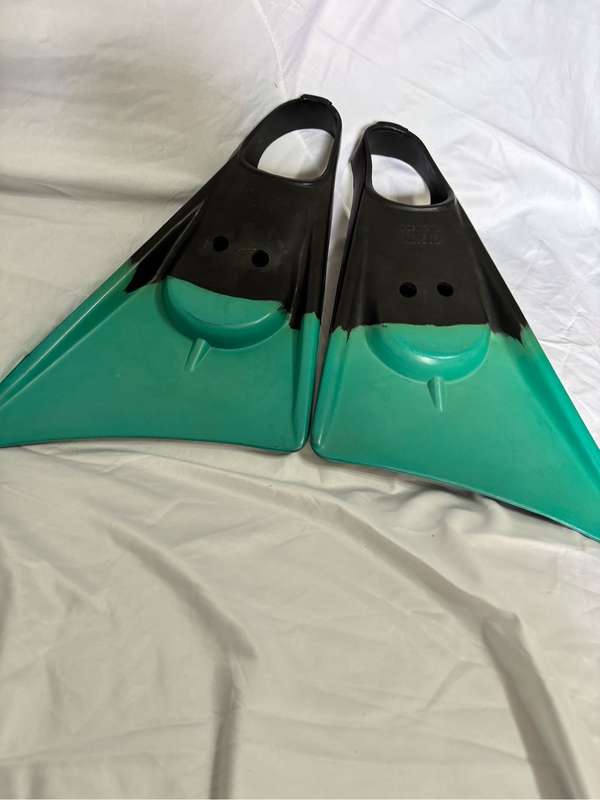 quality swim fin for bodyboarding, bodysurfing and swimming.size medium