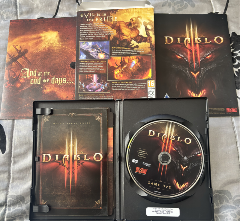 Diablo 3 Big Box with Game plus manual and two cards