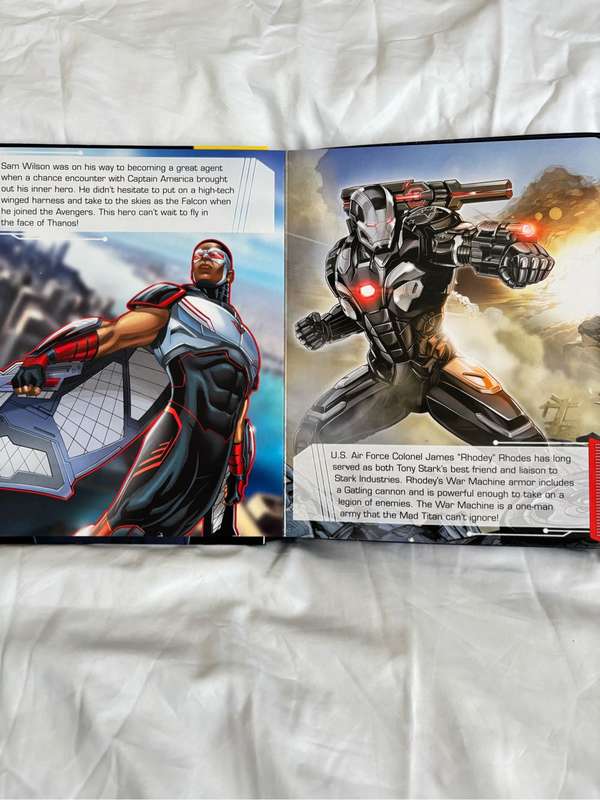 Marvel Avengers Assemble and Avengers Storybook, 11 and 9 Figurines and Large Playmat