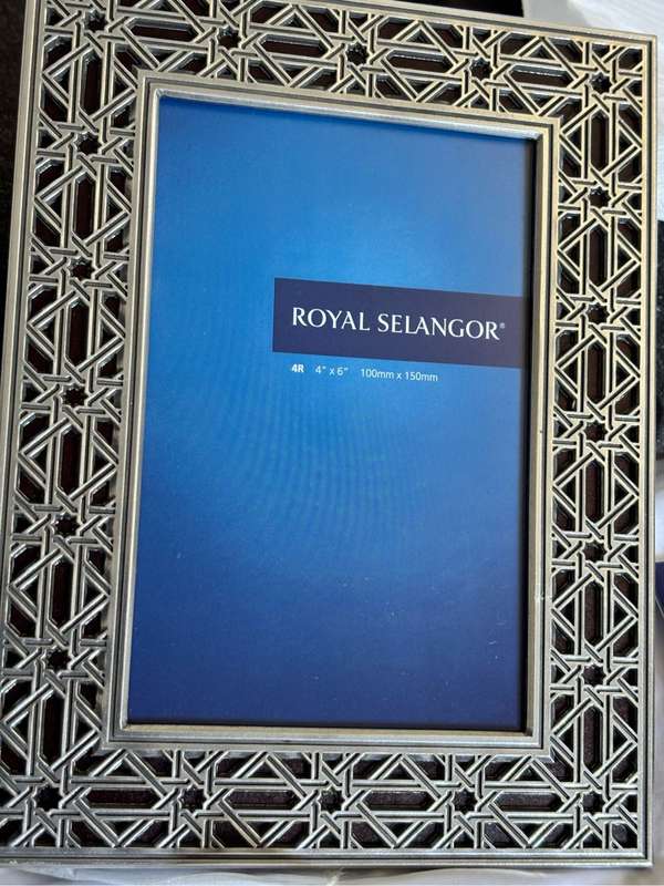 Royal Selangor Hand Finished Pewter Photo Frame New Condition