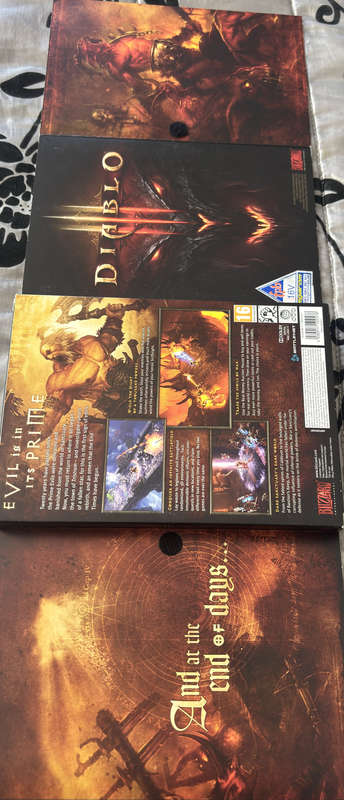 Diablo 3 Big Box with Game plus manual and two cards