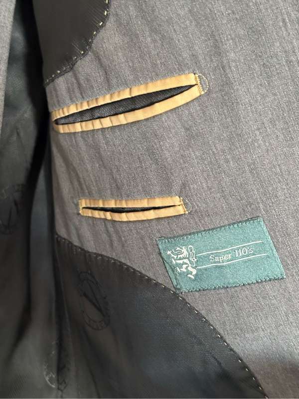 Viyela Suit Grey Jacket Size 44R Pants 33/34
