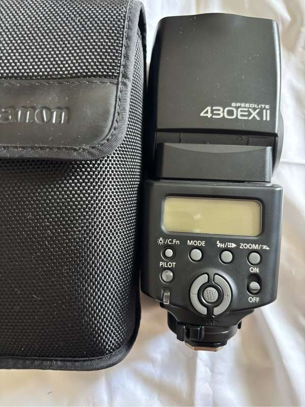 Canon Speedlight 430EX ii and Bag