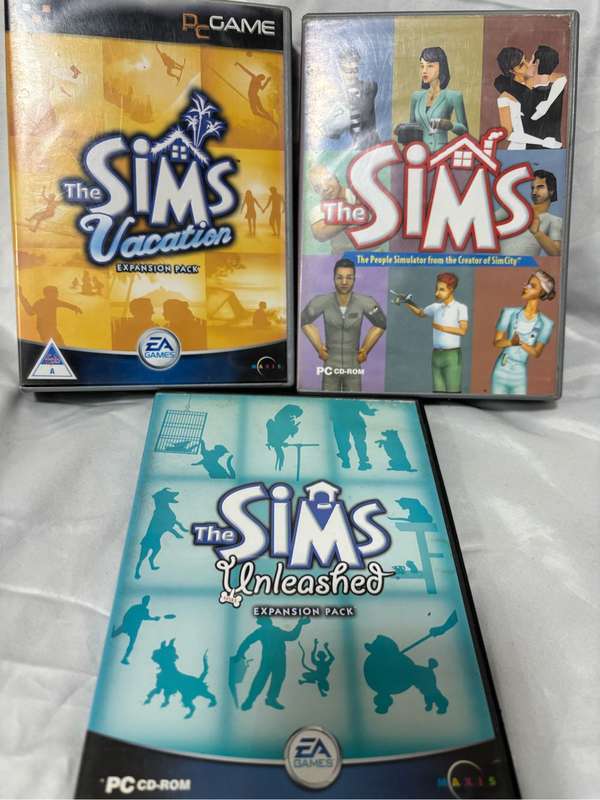PC CD ROM The Sims 3 Games lot Unleashed , Vacation , Sims 2 disk 1