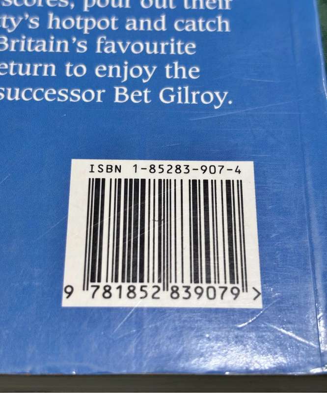 Life and Times at the Rovers Return Coronation Street foreword Julie Goodyear Signed