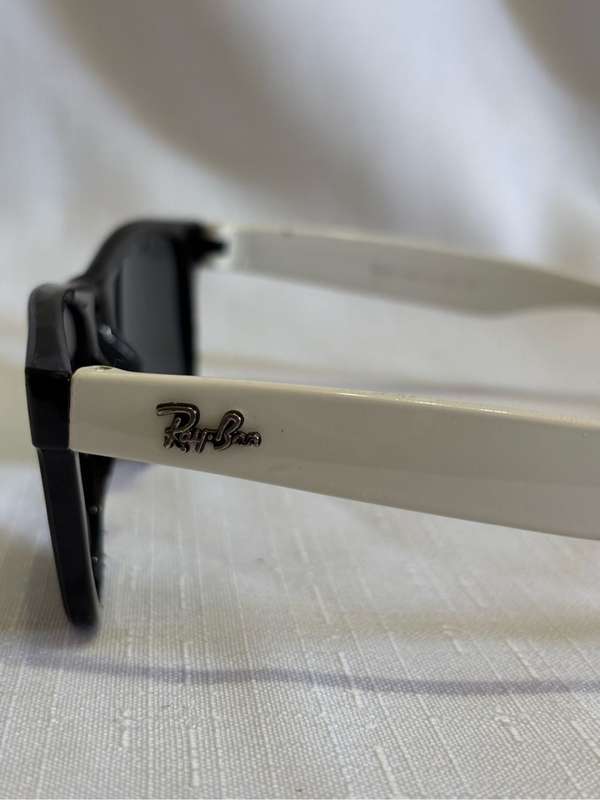 Ray-Ban Black and White Plastic Frame Cat Eye