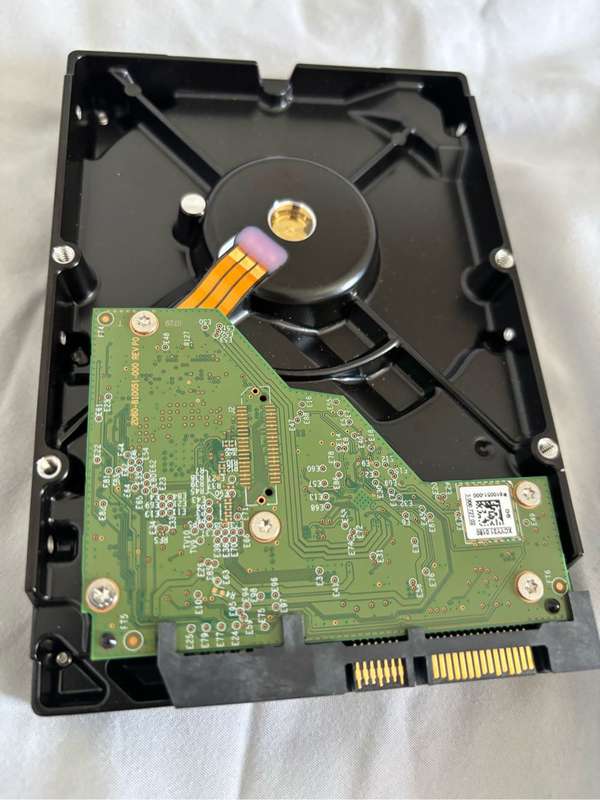 Western Digital 2TB WD22PURZ Sata 6Gb/s SC HA520 Surveillance Hard Drive
