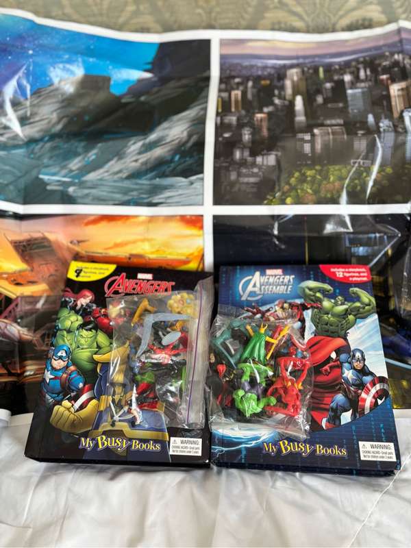 Marvel Avengers Assemble and Avengers Storybook, 11 and 9 Figurines and Large Playmat