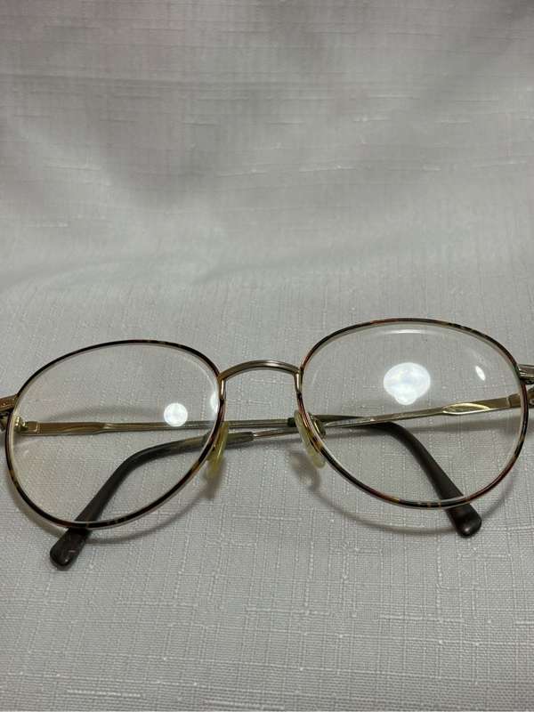 Eyewear Gold Frame with beautiful design