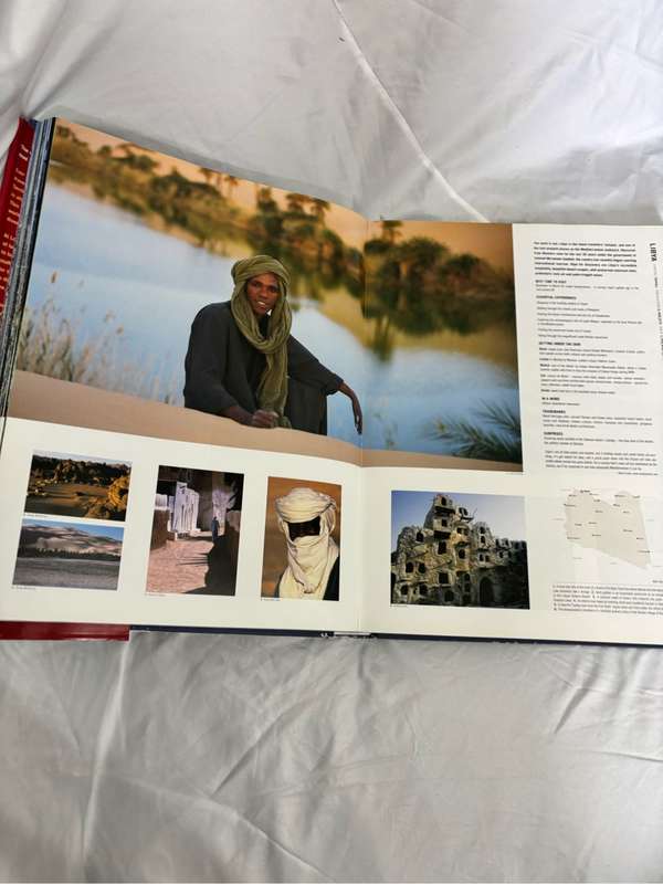 The Travel Book 36cmx28cm isbn 1-74104-451-0