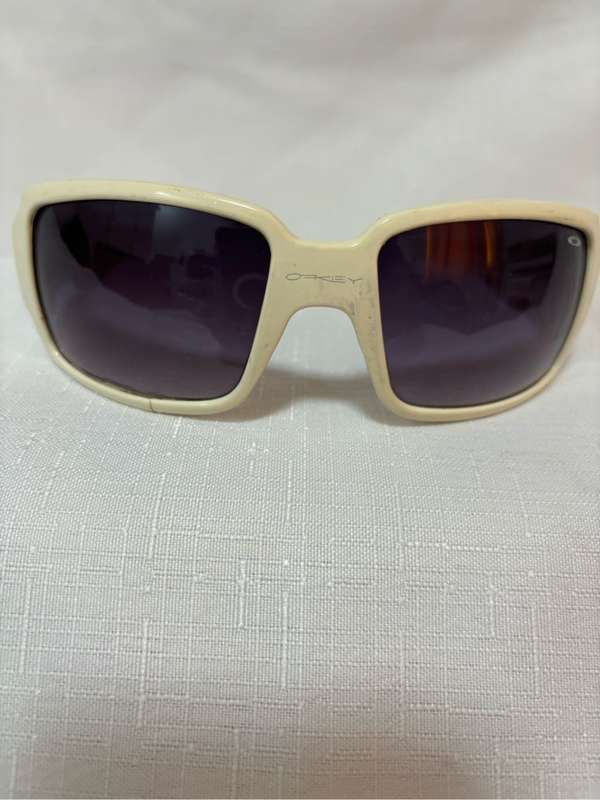 Oakley Sunglasses Unique Design and Pattern limited small crack see pics