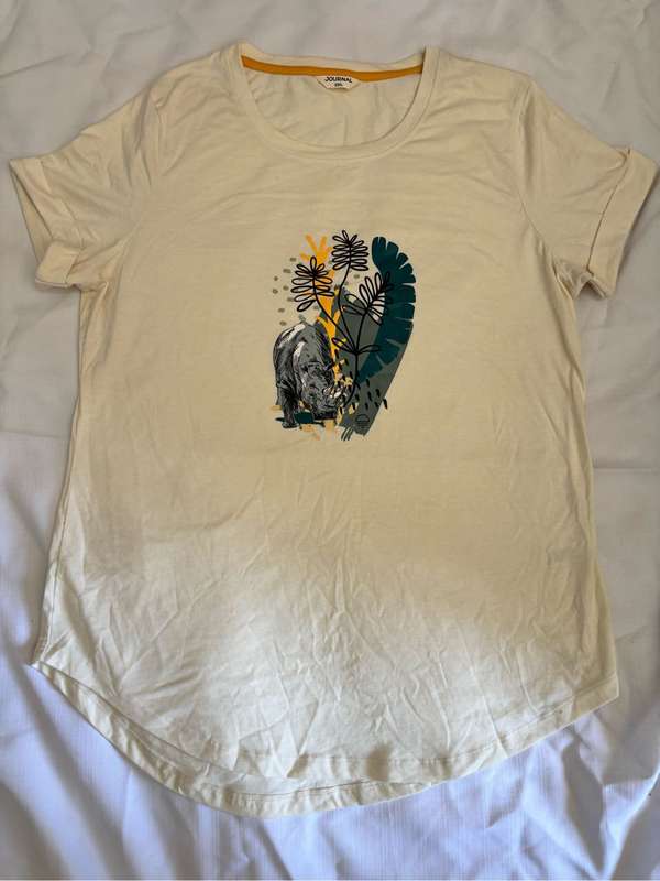 Journal T-shirt size 2xL beige with print Womens