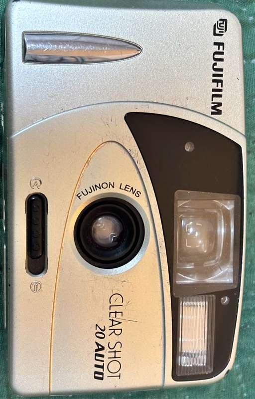 Fujifilm Clear Shot 20 Auto Point & Shoot Camera Made in Japan