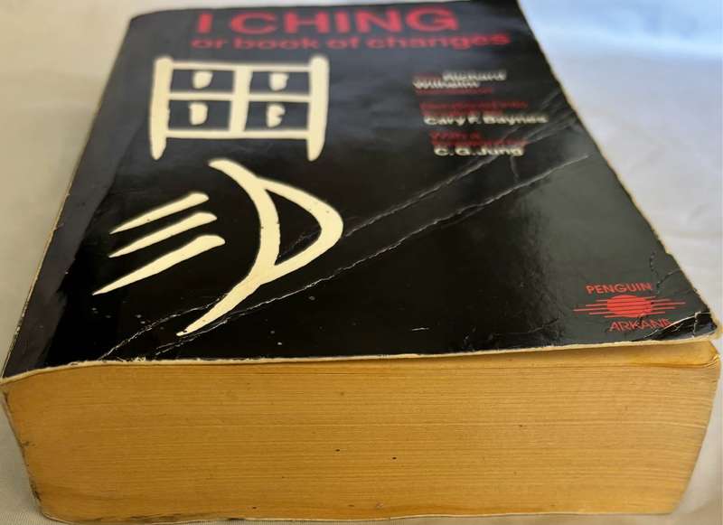 I Ching or Book of Changes Classic Collectable 1989 The Richard Wilhelm translation