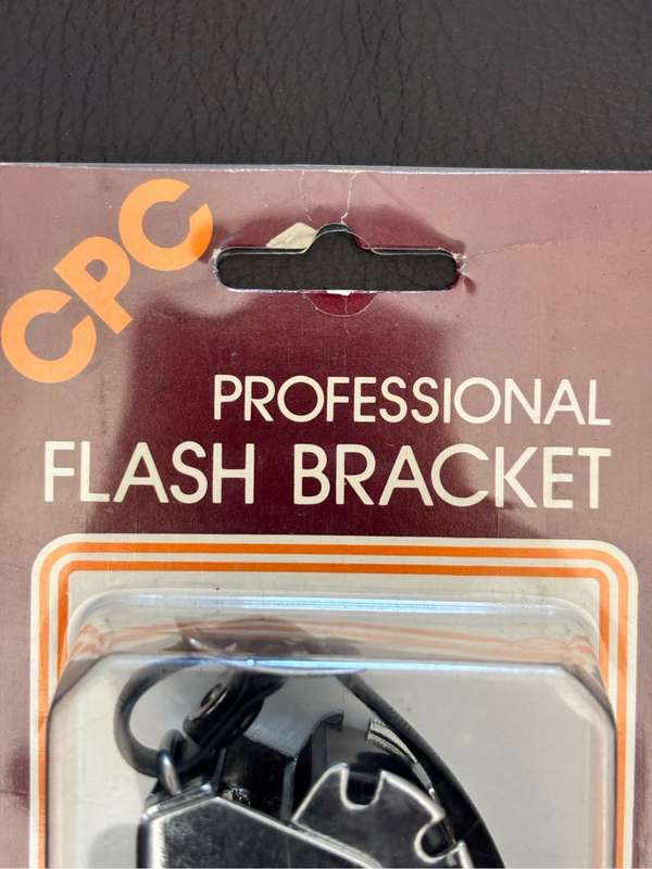Professional Flash Bracket for Digital Cameras