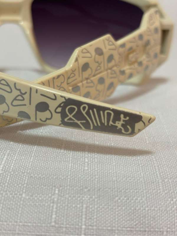 Oakley Sunglasses Unique Design and Pattern limited small crack see pics