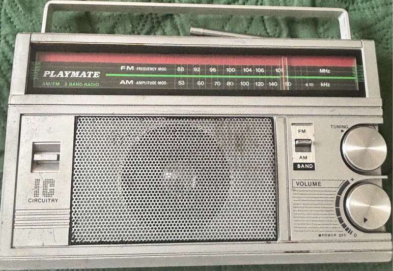 Vintage AM/FM 2 Band Radio Playmate British Reg. No. 1013240 Made Hong Kong