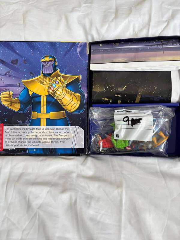 Marvel Avengers Assemble and Avengers Storybook, 11 and 9 Figurines and Large Playmat