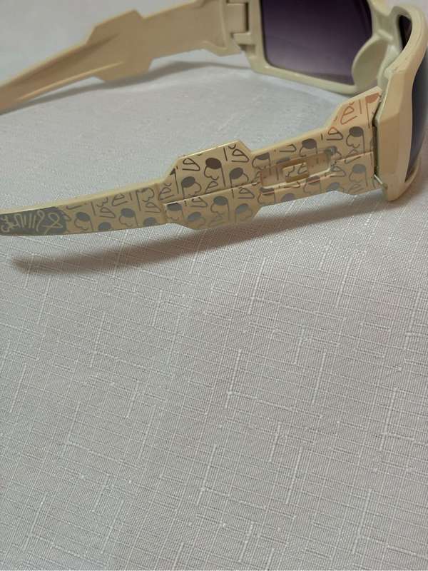 Oakley Sunglasses Unique Design and Pattern limited small crack see pics