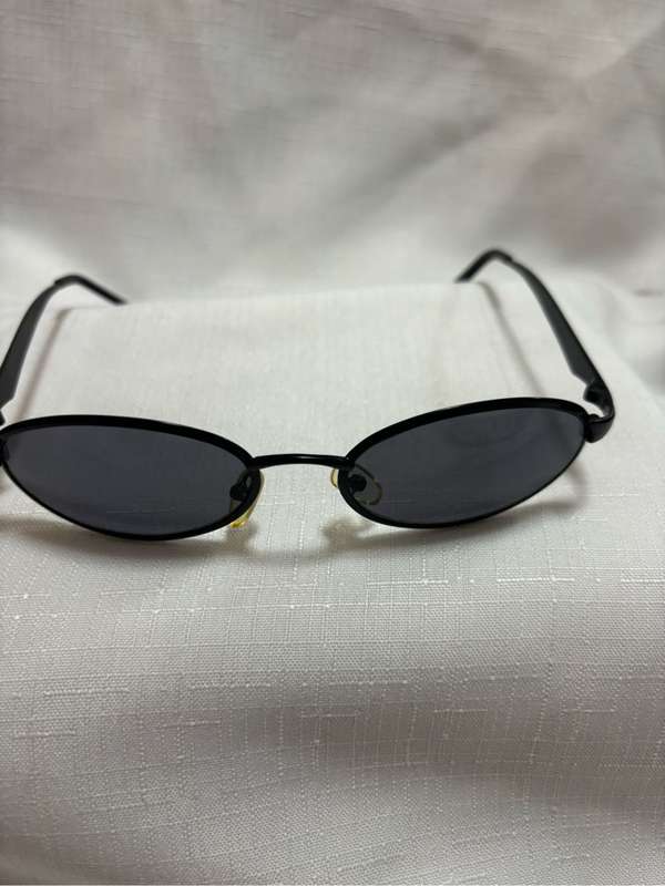 Sunglasses Metal Black 140  Oval Shape
