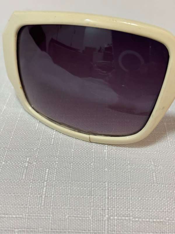 Oakley Sunglasses Unique Design and Pattern limited small crack see pics