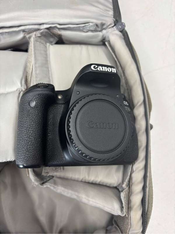 Canon 77D Camera Body, Charrger, Battery and Camera Bag, Body Cap, Memory Card