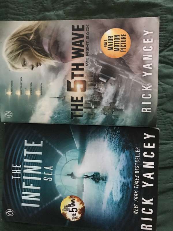 Rick Yancey Lot 2 books The Infinite Sea and The 5th Wave