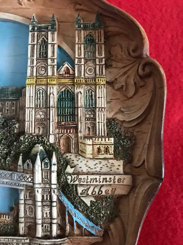 London Souvenir Rare Vintage 3D Colored Collectible Wall Plate hanging decore