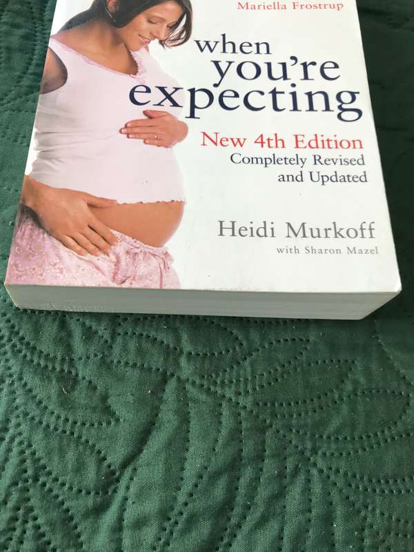 What to Expect When You're Expecting (4th Edition) (Paperback) by Heidi Murkoff