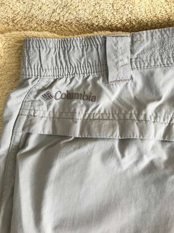 Columbia Mens Cargo Shorts 3/4 size XL beige made in Vietnam