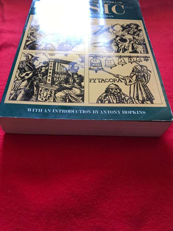vintage 1978 The Larousse Encyclopedia Of music 