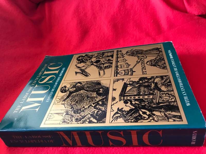 vintage 1978 The Larousse Encyclopedia Of music 