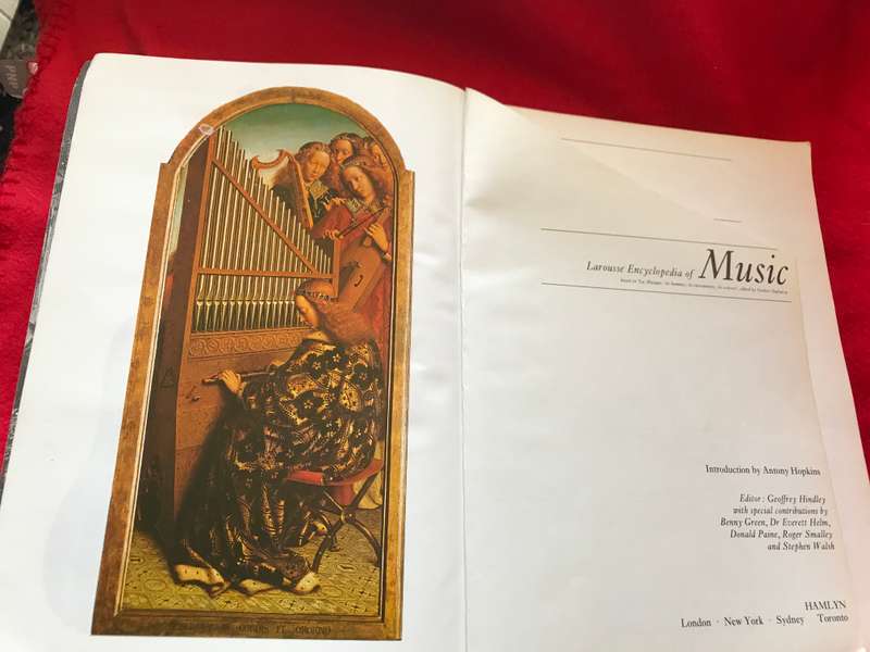vintage 1978 The Larousse Encyclopedia Of music 