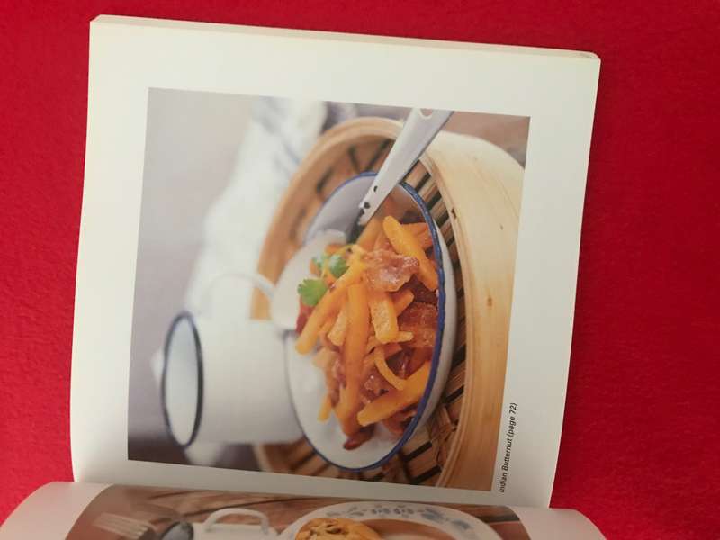 Lot 2 books : off the beaten track and The 4 x 4 Safari Cookbook