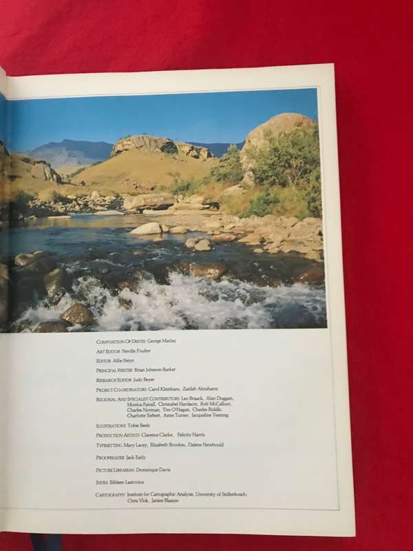 Lot 2 books : off the beaten track and The 4 x 4 Safari Cookbook
