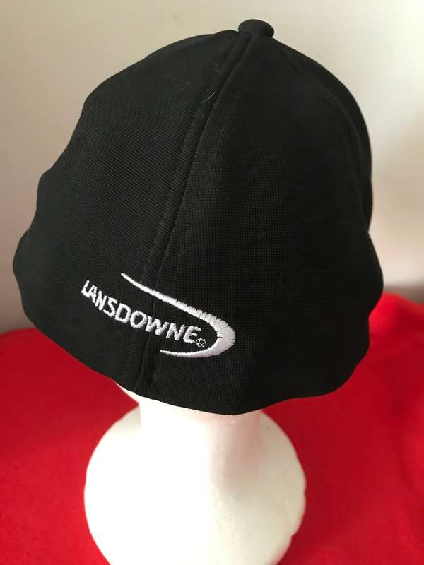 Billabong black and Ireland black cap Lot of 2