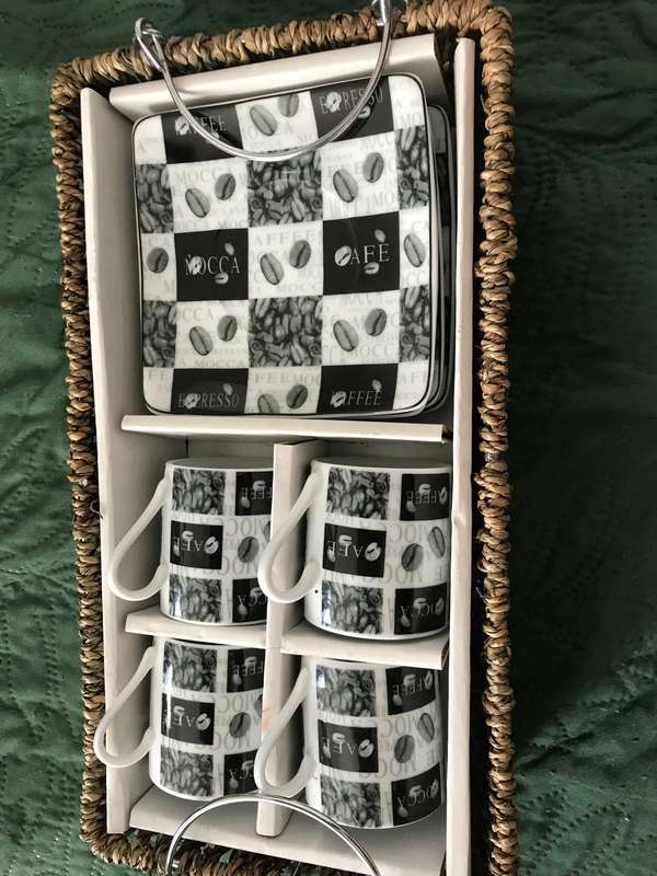 Espresso Cup set of 4 including Badket