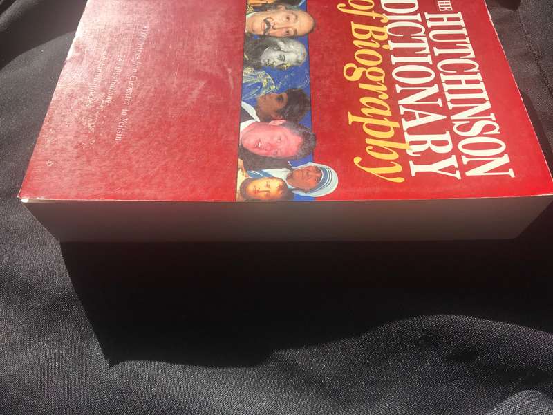 THE HUTCHINSON PAPERBACK DICTIONARY OF BIOGRAPHY