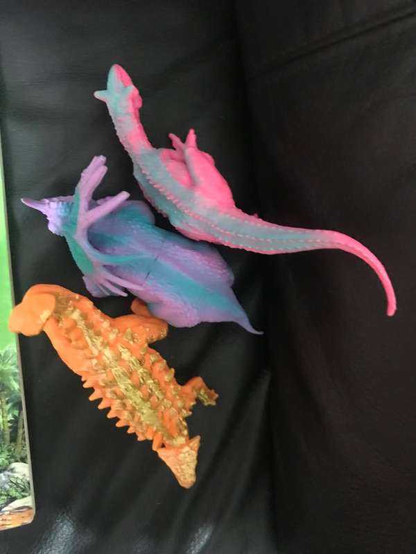 Oxford First Book of Dinosaurs with 3 dinosaurs  by Barbara Taylor