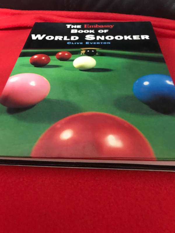 The Embassy Book of World Snooker - Hardcover Everton, Clive