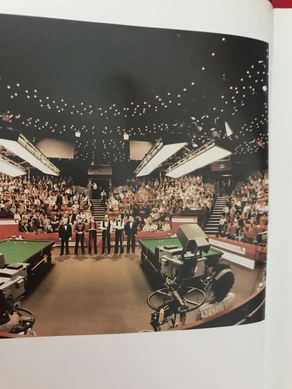 The Embassy Book of World Snooker - Hardcover Everton, Clive