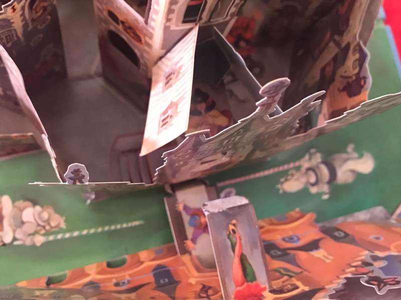 King Arthur's Camelot: A Pop-Up Castle and 3 Storybooks : Includes 4Stand-Up Figures
