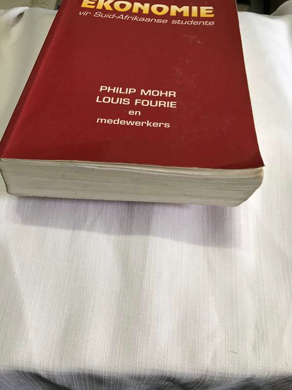Ekonomie vir Suid-Afrikaanse studente Philip Mohr, Louis Fourie