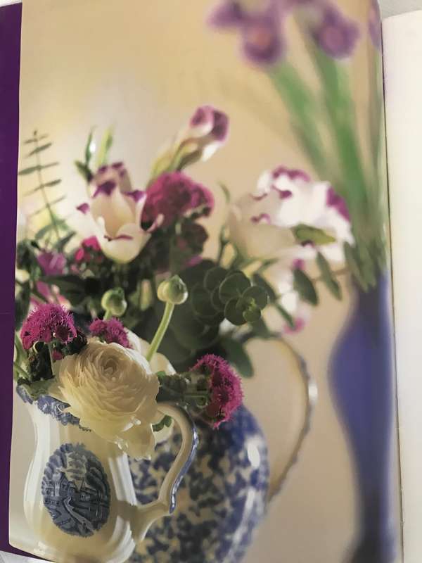 The contemporary flower  arrangement A fresh new approach to creating glorious displays 208 pages