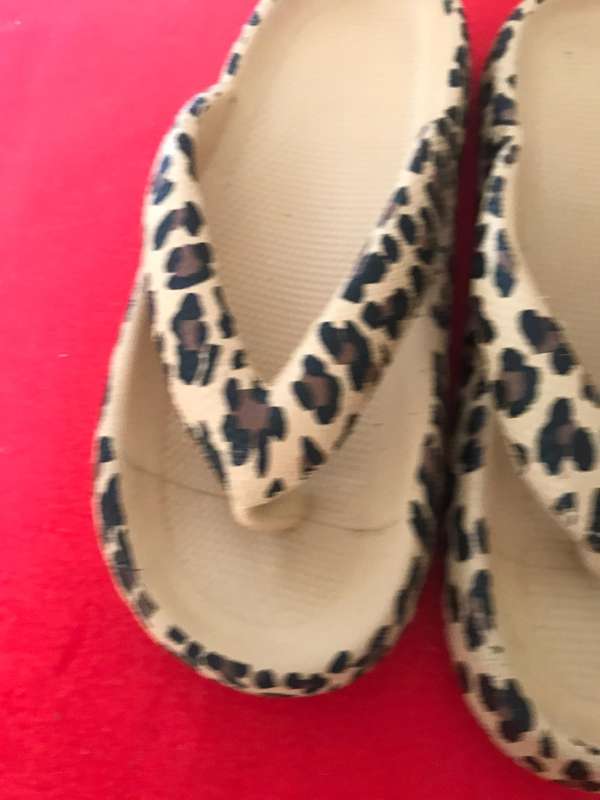 Leopard print thick sole flip flops size 42-43
