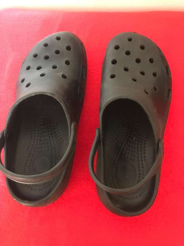 Crocs black size 8
