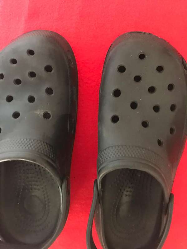 Crocs black size 8
