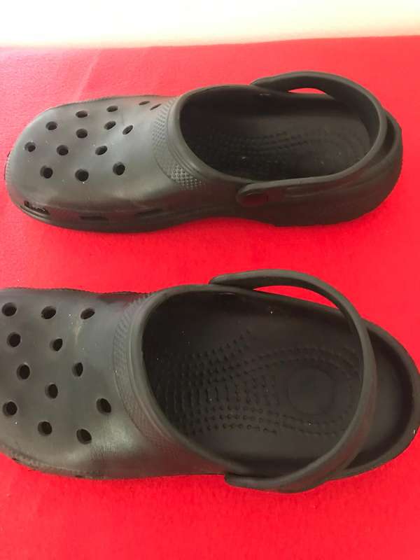 Crocs black size 8