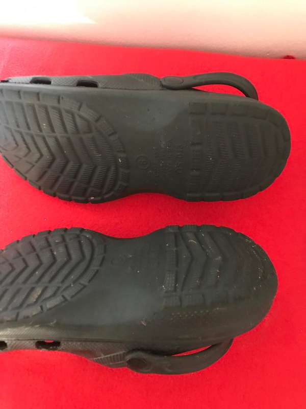 Crocs black size 8