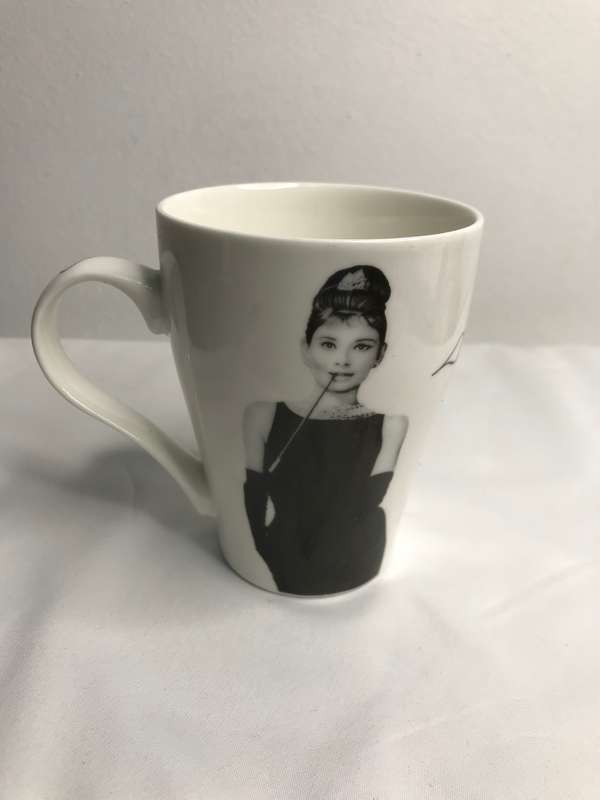 Audrey Hepburn Coffee Cup Photo and Signed Name Inscription Breakfast at Tiffanys